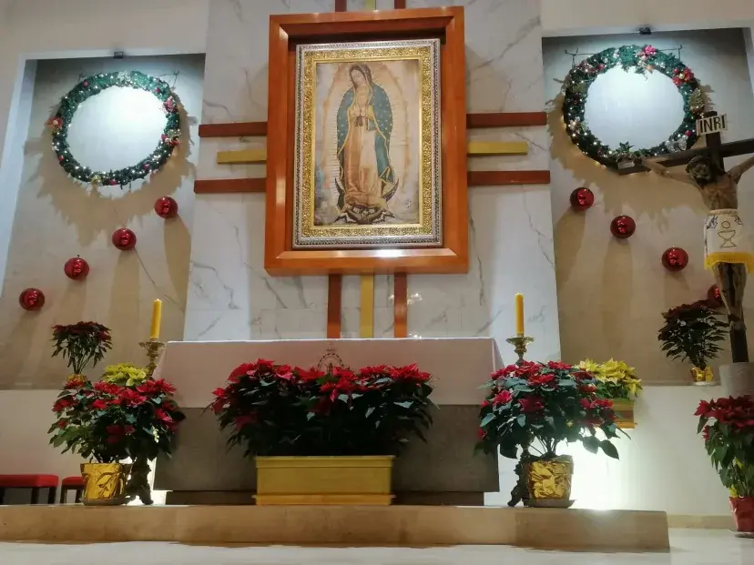 Fachada de la parroquia