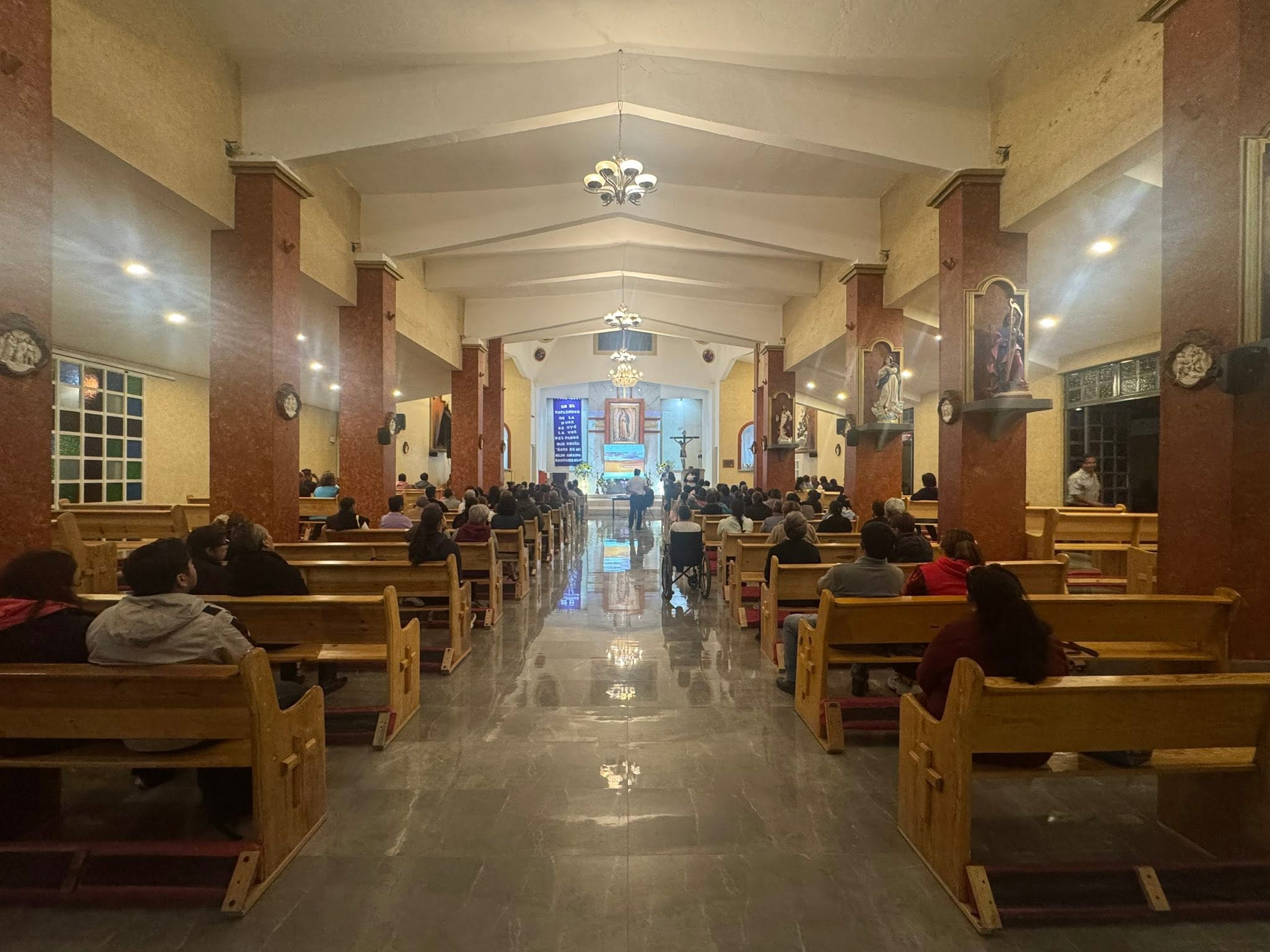 Interior de la iglesia parroquial
